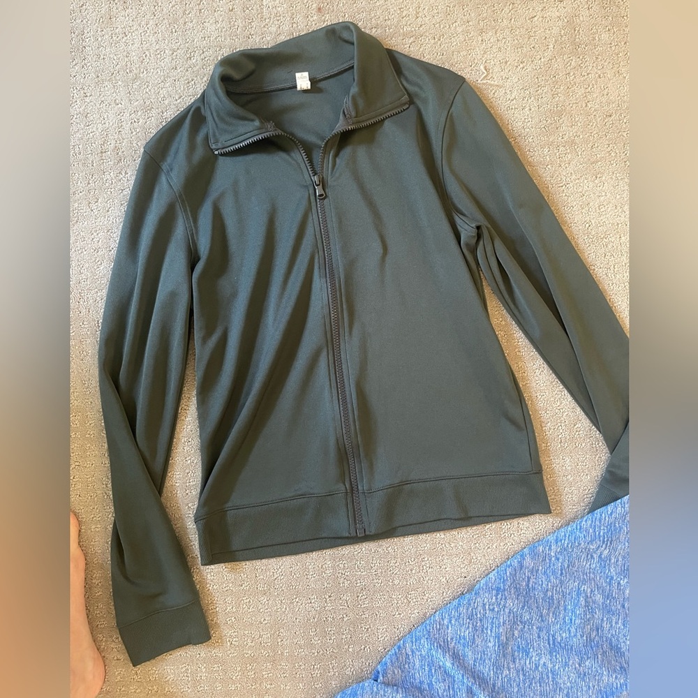 Under armour small gray zip up light weight jacket athletic solid